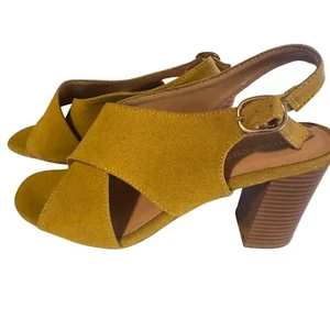 Maurices senfgelbe Schnallenpumps Gr. 7 M - Bild 1 von 5