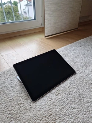 Microsoft Surface Go 3 - 4GB RAM, 64GB  - Bild 1 von 4