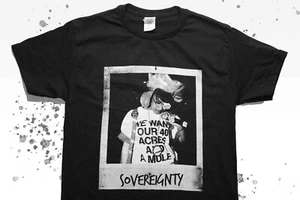 Lisa LEFT EYE Lopes Candid Polaroid Photo Sovereignty Consciousness TLC Shirt - Picture 1 of 7