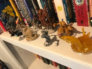 Lot of 6 D & D Figurines w/weapons - Picture 1 of 1