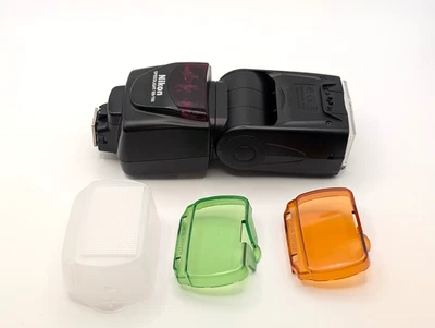 Nikon SPEEDLIGHT SB-700 SB700 Flash + Attachments *EXCELLENT Condition* - image 1 of 4