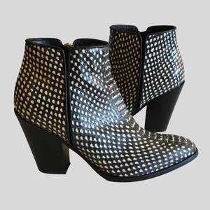 Giuseppe Zanotti Snake Embossed Leather Ankle Boots IT 35.5 US 5.5 Black White - Picture 1 of 13