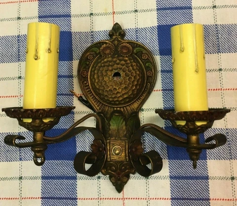 VINTAGE ARTS AND CRAFTS WALL MOUNT SCONCE TWO CANDLE LIGHT FIXTURE CHANDELIER Cover