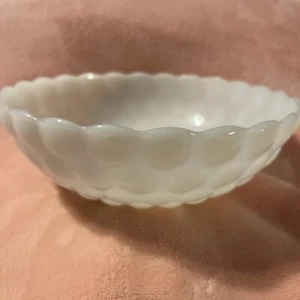 Vtg Anchor Hocking Large 8" Milk Glass Bubble Large Round Serving Bowl - Picture 1 of 4