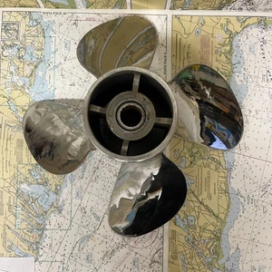 Suzuki Stainless Steel 4 Blade Propeller 15 x 24 RH - Picture 1 of 4