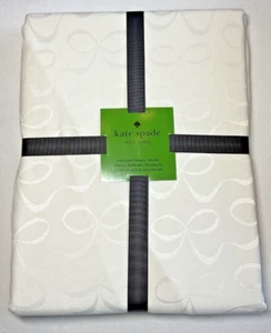 KATE SPADE Tablecloth WHITE RED BOWS 60 x 102 60% COTTON 40%  POLYESTER NWT - Foto 1 di 2