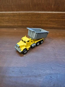 Hot Wheels Peterbilt 1979 Yellow Blackwall Made In Malaysia - Picture 1 of 2
