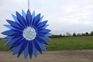Cornflower wall art, mobile or sun catcher. Handmade in fused glass (Kiln fired) - Picture 1 of 7