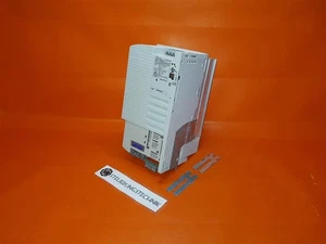Convertidor de frecuencia Lenze E82EV752K4C / E82EV752_4C / ID 13141871 / 4A37 / 7,5 kW - Imagen 1 de 4