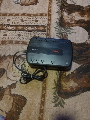 APC UPS: 550VA  120V BE550G - Image 1 of 4