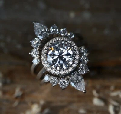 Juego de anillos de compromiso de plata 925 enchapados en oro blanco moissanita de corte redondo para mujer Foto 1 de 4