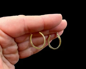 Gold Tone Hollow Oval Hoop Hinged Earrings 1 Inch 1.82 Gram - Picture 1 of 17