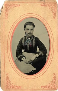 TINTYPE PHOTO PORTRAIT OF A BEAUTIFUL YOUNG WOMAN, DELICATELY TINTED - Picture 1 of 2