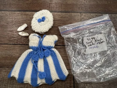 Vintage Ideal Tammy Doll KNIT KNACK 9094-4  BLUE & WHITE KNIT DRESS HAT & Shoes - Image 1 of 4