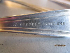 Set of 2 Albert Pick Hotels 1946 Silver Co Silverplate Cocktail Oyster Fork b19 - Picture 1 of 4