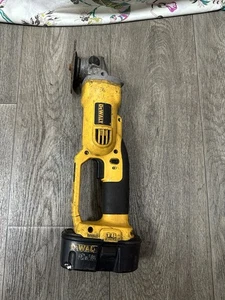 Original DeWALT 18V Winkelschleifer Akku XRP Heavy Duty DC411 *Teile oder Ersatzteile* - Bild 1 von 7