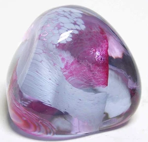 Caithness Caithness Paperweight Pebble-Ruby/White - Boxed 5799428 - Picture 1 of 1