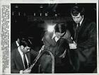 1972 Press Photo Charles Wenige Hijacker Led Away By Us Marshals In Baltimore