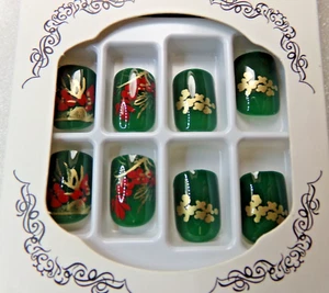 Hermosas Uñas Verde Invierno con Acentos Dorados y Rojos PEGAMENTO Forma Cuadrada Corta - Imagen 1 de 2