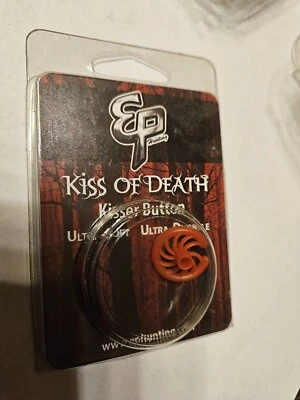 EP Hunting  Kiss Of Death  Kisser Button - Image 1 of 2
