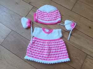 Hand Knit Baby Dolls Clothes - Picture 1 of 3