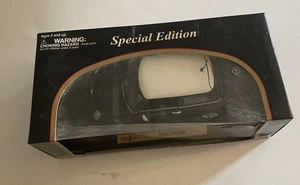 MINI COOPER BLACK w WHITE Top 1:18 Maisto Special Edition - Picture 1 of 4