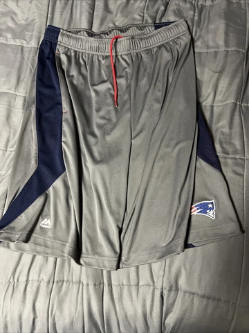 New England Patriots Shorts Large Cover