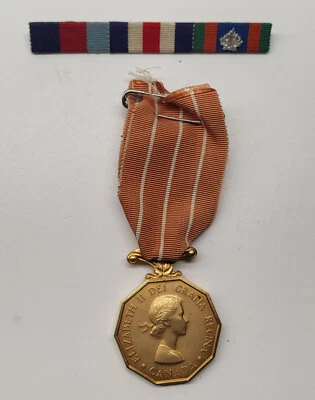 CANADIAN FORCES ARMY DECORATION CD MEDAL  MAJOR J.P.COSSETTE - Image 1 of 4