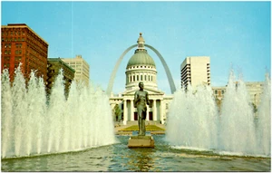 Courthouse & Gateway Arch Jefferson Memorial St. Louis Missouri Chrome Postcard - Picture 1 of 2
