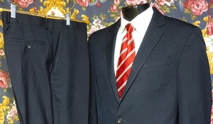 Kenneth Cole Reaction Navy-Blue Pinstripe Suit 46L - Picture 1 of 7