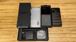 Motorola Razr 50 5G GSM XT2453-1 (Koala Gray) 256GB + 8GB RAM entsperrt Android - Bild 1 von 3