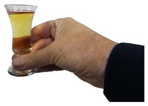 Zaubertrick Erscheinendes Schnapsglas - Ein Drink von Irgendwo - von PEKI - Bild 1 von 2
