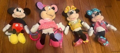 Pacote Minnie & Mickey Mouse Disney Baby Activity bonecas de pelúcia brinquedo infantil enrugado - Imagem 1 de 4