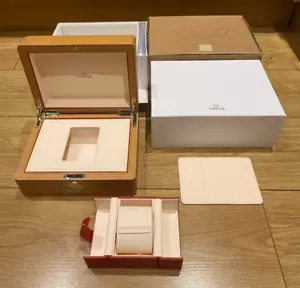 Original New Style Omega Holz Uhren Präsentationsbox mit Reiseetui & Geldbörse - Bild 1 von 14
