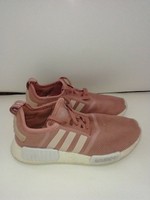 pink nmds