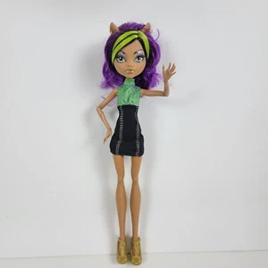 Monster High Clawdeen Wolf Sisters 2 with Outfit - Picture 1 of 11