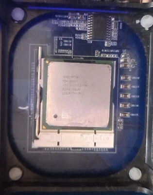 Cpu  Intel Pentium 4 1.8 GHz/512kB/400 MHz  SL66Q core Northwood - Immagine 1 di 2