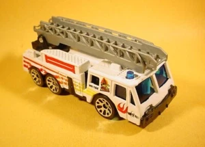 MATCHBOX WHITE EXTENDING LADDER FIRE ENGINE MB18-C46 LOOSE - Picture 1 of 2