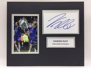 Exhibición de fotos firmada por Damien Duff Chelsea RARO + CERTIFICADO DE AUTENTICIDAD AUTÓGRAFO CFC IRLANDA EIRE - Imagen 1 de 3