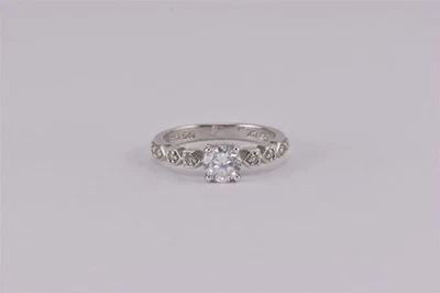 Anillo solitario de plata esterlina con circonita cúbica acentuada flecha banda 925 talla: 8 Foto 1 de 4