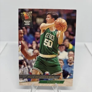 Tarjeta de baloncesto Fleer Matt Wenstrom #211 1994 novato agente libre Boston Celtics - Imagen 1 de 2