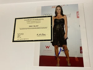 Autographed Emily Blunt 8 x 10 Photo Signed with COA The Devil Wears Prada Prem - Picture 1 of 4
