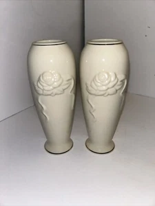 Wonderful Lenox Quality Petite Rose Bud Vase Creamy White Lenox Mark Set Of 2 - Picture 1 of 5