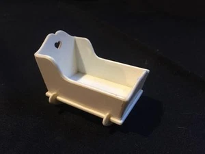 Casa de muñecas Fisher Price blanco corazón de cuna de bebé - Imagen 1 de 1