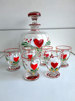 7 tlg. Set Glas Karaffe mit 6 Schnapsgläsern neu handbemalt rotes Herz Stamperl - Bild 1 von 4