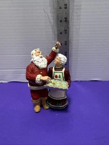 Santa Sneaks A Sweet Keepsake Ornament 2001 Used No Box - Picture 1 of 8