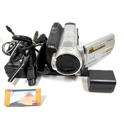 Sony Handycam HDR-SR11  HD Digital Video Camera Silver 12x Zoom Tested w/Battery - Image 1 of 4