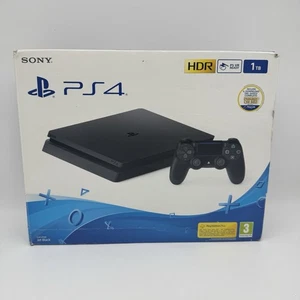Sony Console PlayStation 4 Ps4 Slim 1TB SANIFICATA COMPLETA Con Scatola SPED 48H - Foto 1 di 19