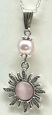 Conjunto Collar y Pendientes Tono Plata con Sol Perlado Rosa en Cadena 24" Foto 1 de 4