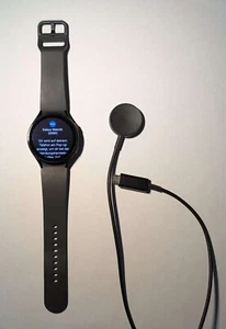 SAMSUNG Galaxy Watch5 LTE 44mm mit Sportarmband - Graphite - Bild 1 von 4